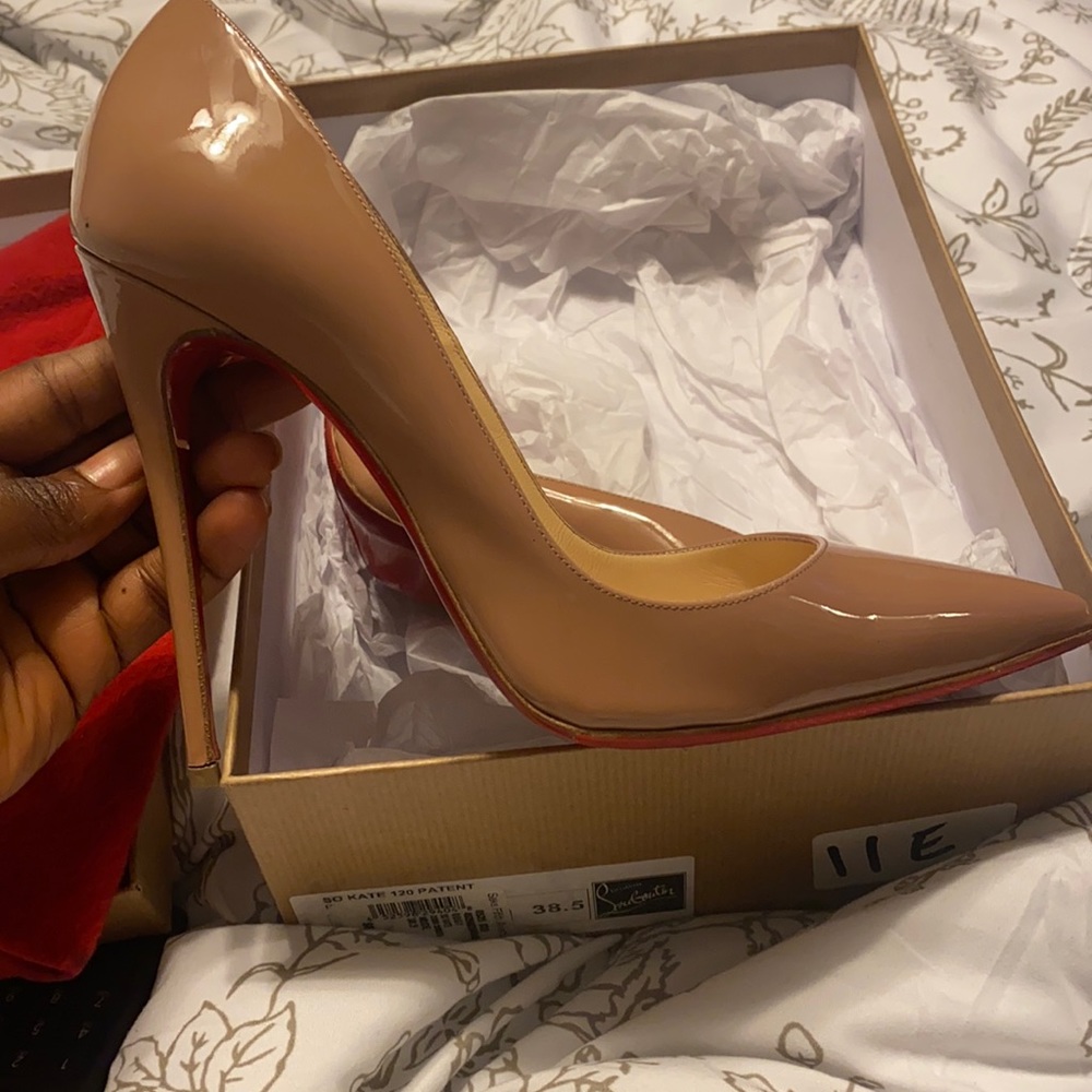 Nude so kate Christian Louboutin